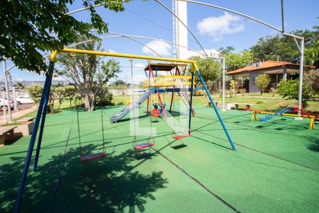 Apartamento para alugar com 42m², 2 quartos e 1 vaga Apartamento para alugar com 42m², 2 quartos e 1 vagaÁrea comum - Playground