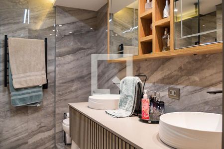 Apartamento à venda com 197m², 3 quartos e 4 vagasBanheiro da Suíte 3