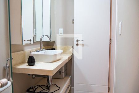 Apartamento à venda com 197m², 3 quartos e 4 vagasBanheiro da Suíte 2