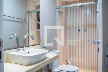 Apartamento à venda com 197m², 3 quartos e 4 vagasBanheiro da Suíte 1