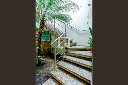 Casa à venda com 175m², 2 quartos e 2 vagasEscada Espaço Gourmet