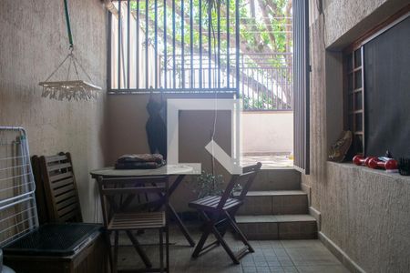 Casa à venda com 240m², 5 quartos e 3 vagas Casa à venda com 240m², 5 quartos e 3 vagasÁrea de Serviço edicula