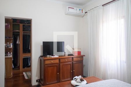 Casa à venda com 240m², 5 quartos e 3 vagas Casa à venda com 240m², 5 quartos e 3 vagasQuarto 2