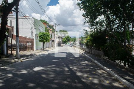 Casa à venda com 240m², 5 quartos e 3 vagas Casa à venda com 240m², 5 quartos e 3 vagasVista rua