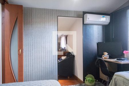 Casa à venda com 240m², 5 quartos e 3 vagas Casa à venda com 240m², 5 quartos e 3 vagasQuarto 5