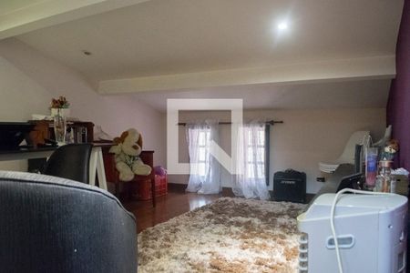 Casa à venda com 240m², 5 quartos e 3 vagas Casa à venda com 240m², 5 quartos e 3 vagasQuarto 4