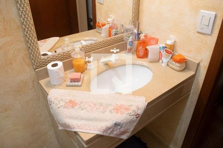 Casa à venda com 240m², 5 quartos e 3 vagas Casa à venda com 240m², 5 quartos e 3 vagasBanheiro