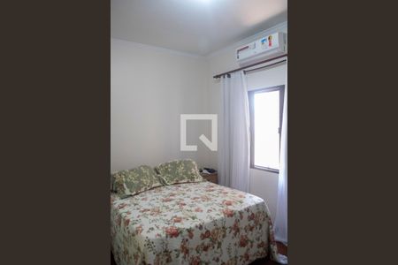 Casa à venda com 240m², 5 quartos e 3 vagas Casa à venda com 240m², 5 quartos e 3 vagasQuarto 1