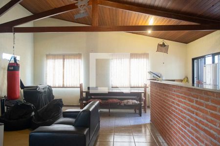 Casa à venda com 240m², 5 quartos e 3 vagas Casa à venda com 240m², 5 quartos e 3 vagasSalão