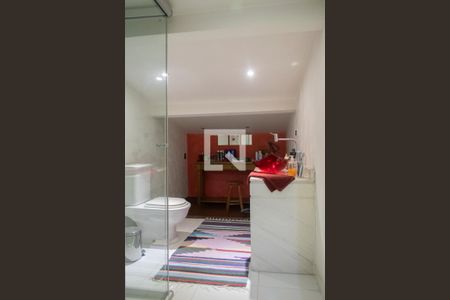 Casa à venda com 240m², 5 quartos e 3 vagas Casa à venda com 240m², 5 quartos e 3 vagasBanheiro 2