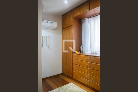 Casa à venda com 240m², 5 quartos e 3 vagas Casa à venda com 240m², 5 quartos e 3 vagasQuarto 3