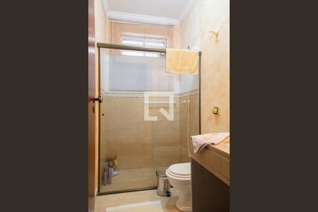 Casa à venda com 240m², 5 quartos e 3 vagas Casa à venda com 240m², 5 quartos e 3 vagasBanheiro