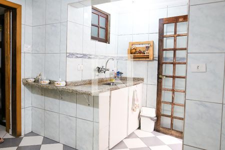 Casa à venda com 100m², 3 quartos e sem vaga Casa à venda com 100m², 3 quartos e sem vagaCozinha