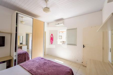 Casa à venda com 468m², 3 quartos e 2 vagas Casa à venda com 468m², 3 quartos e 2 vagasQuarto 1