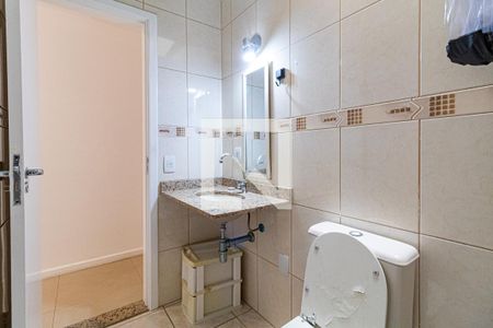 Casa de condomínio à venda com 170m², 3 quartos e 3 vagas Casa de condomínio à venda com 170m², 3 quartos e 3 vagasBanheiro social