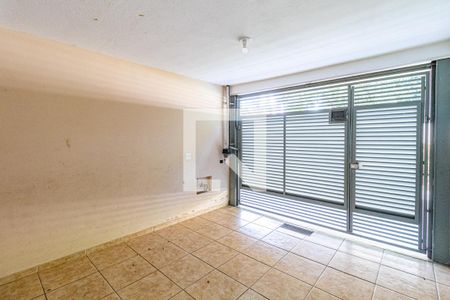 Casa de condomínio à venda com 170m², 3 quartos e 3 vagas Casa de condomínio à venda com 170m², 3 quartos e 3 vagasGaragem