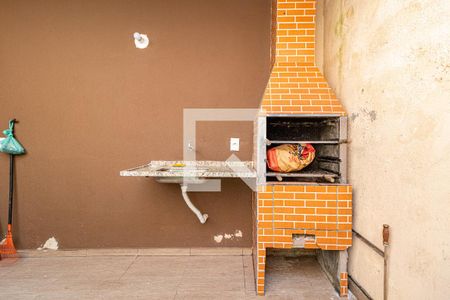 Casa de condomínio à venda com 170m², 3 quartos e 3 vagas Casa de condomínio à venda com 170m², 3 quartos e 3 vagasQuintal - Churrasqueira