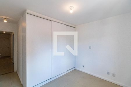 Casa de condomínio à venda com 170m², 3 quartos e 3 vagas Casa de condomínio à venda com 170m², 3 quartos e 3 vagasQuarto 2