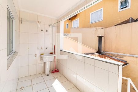 Casa de condomínio à venda com 170m², 3 quartos e 3 vagas Casa de condomínio à venda com 170m², 3 quartos e 3 vagasLavanderia