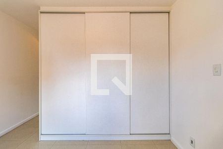 Casa de condomínio à venda com 170m², 3 quartos e 3 vagas Casa de condomínio à venda com 170m², 3 quartos e 3 vagasQuarto 2