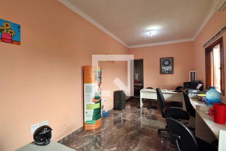 Casa à venda com 289m², 3 quartos e 2 vagasEscritório