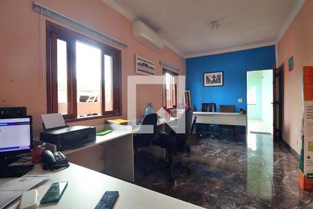 Casa à venda com 289m², 3 quartos e 2 vagasEscritório