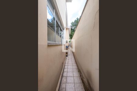 Casa à venda com 316m², 6 quartos e 2 vagas Casa à venda com 316m², 6 quartos e 2 vagasQuintal - Corredor Lateral