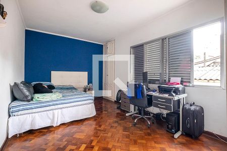 Casa à venda com 316m², 6 quartos e 2 vagas Casa à venda com 316m², 6 quartos e 2 vagasQuarto 2