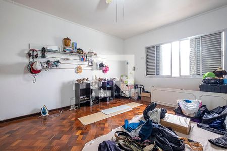 Casa à venda com 316m², 6 quartos e 2 vagas Casa à venda com 316m², 6 quartos e 2 vagasQuarto 4