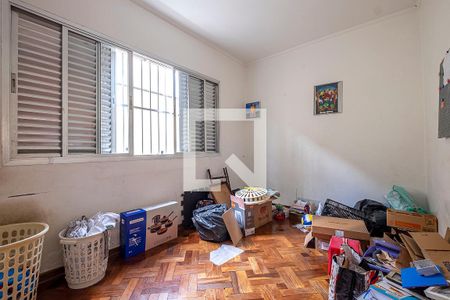 Casa à venda com 316m², 6 quartos e 2 vagas Casa à venda com 316m², 6 quartos e 2 vagasQuarto 6