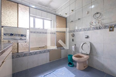 Casa à venda com 316m², 6 quartos e 2 vagas Casa à venda com 316m², 6 quartos e 2 vagasSuíte 1 - Banheiro