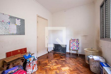 Casa à venda com 316m², 6 quartos e 2 vagas Casa à venda com 316m², 6 quartos e 2 vagasQuarto 6