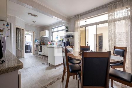 Casa à venda com 316m², 6 quartos e 2 vagas Casa à venda com 316m², 6 quartos e 2 vagasCozinha