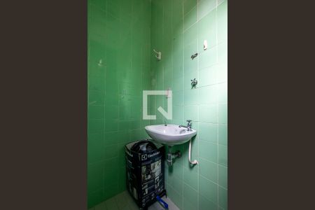 Casa à venda com 316m², 6 quartos e 2 vagas Casa à venda com 316m², 6 quartos e 2 vagasQuarto 5 - Banheiro