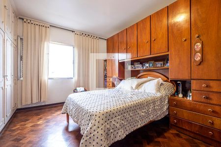 Casa à venda com 316m², 6 quartos e 2 vagas Casa à venda com 316m², 6 quartos e 2 vagasQuarto 3