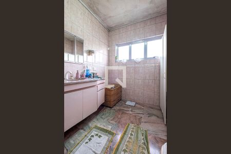 Casa à venda com 316m², 6 quartos e 2 vagas Casa à venda com 316m², 6 quartos e 2 vagasBanheiro 2