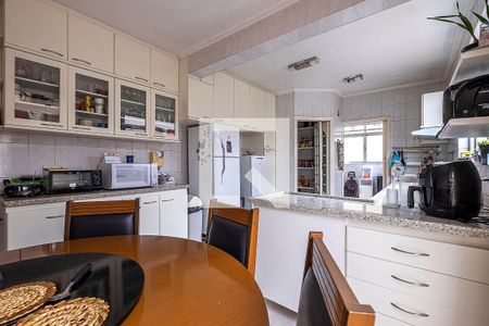 Casa à venda com 316m², 6 quartos e 2 vagas Casa à venda com 316m², 6 quartos e 2 vagasCozinha