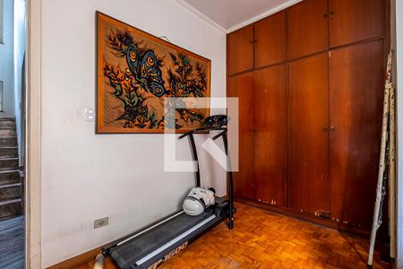 Casa à venda com 316m², 6 quartos e 2 vagas Casa à venda com 316m², 6 quartos e 2 vagasQuarto 5