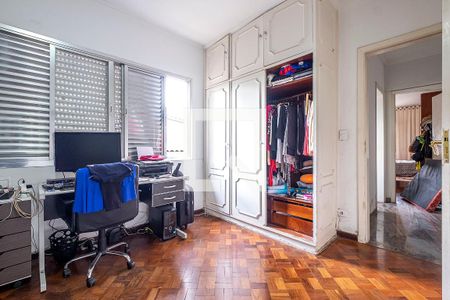 Casa à venda com 316m², 6 quartos e 2 vagas Casa à venda com 316m², 6 quartos e 2 vagasQuarto 2