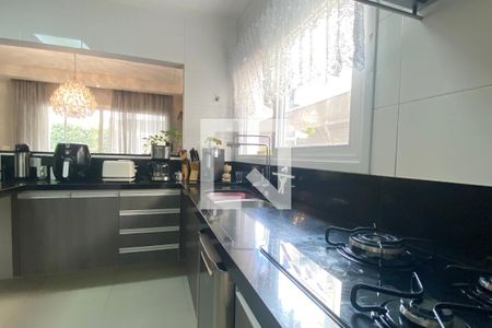 Casa de condomínio à venda com 361m², 5 quartos e 4 vagasCozinha