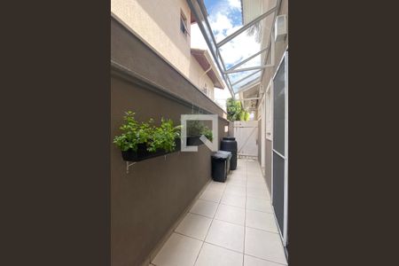 Casa de condomínio à venda com 361m², 5 quartos e 4 vagasCorredor