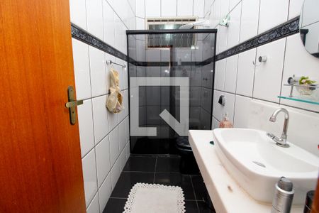 Casa à venda com 257m², 5 quartos e 4 vagas Casa à venda com 257m², 5 quartos e 4 vagasBanheiro Social