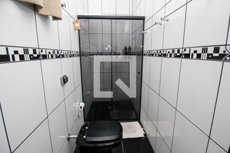 Casa à venda com 257m², 5 quartos e 4 vagas Casa à venda com 257m², 5 quartos e 4 vagasBanheiro da Suite