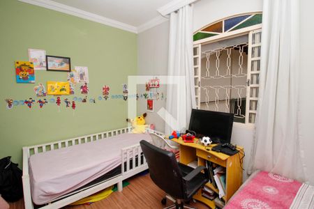 Casa à venda com 257m², 5 quartos e 4 vagas Casa à venda com 257m², 5 quartos e 4 vagasQuarto 2