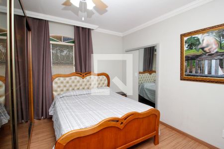 Casa à venda com 257m², 5 quartos e 4 vagas Casa à venda com 257m², 5 quartos e 4 vagasSuite