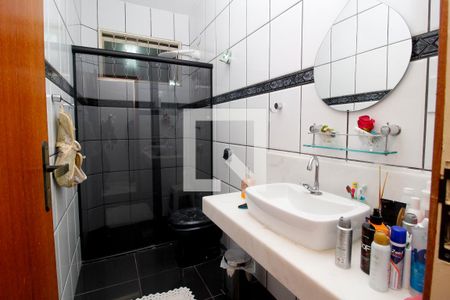 Casa à venda com 257m², 5 quartos e 4 vagas Casa à venda com 257m², 5 quartos e 4 vagasBanheiro Social