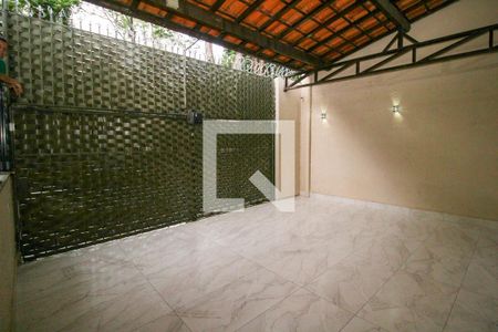 Casa à venda com 257m², 5 quartos e 4 vagas Casa à venda com 257m², 5 quartos e 4 vagasGaragem