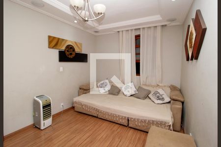 Casa à venda com 257m², 5 quartos e 4 vagas Casa à venda com 257m², 5 quartos e 4 vagasSala de TV