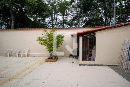 Casa à venda com 257m², 5 quartos e 4 vagas Casa à venda com 257m², 5 quartos e 4 vagasArea Externa