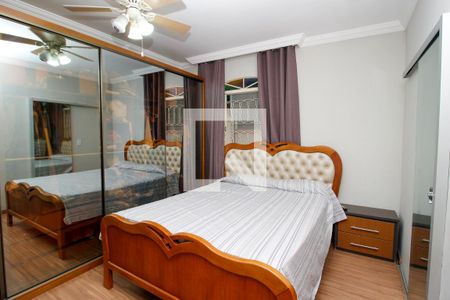 Casa à venda com 257m², 5 quartos e 4 vagas Casa à venda com 257m², 5 quartos e 4 vagasSuite